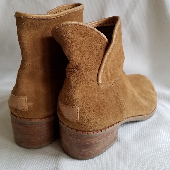 UGG Shoes - UGG Australia Darling Boots Women's Size 10